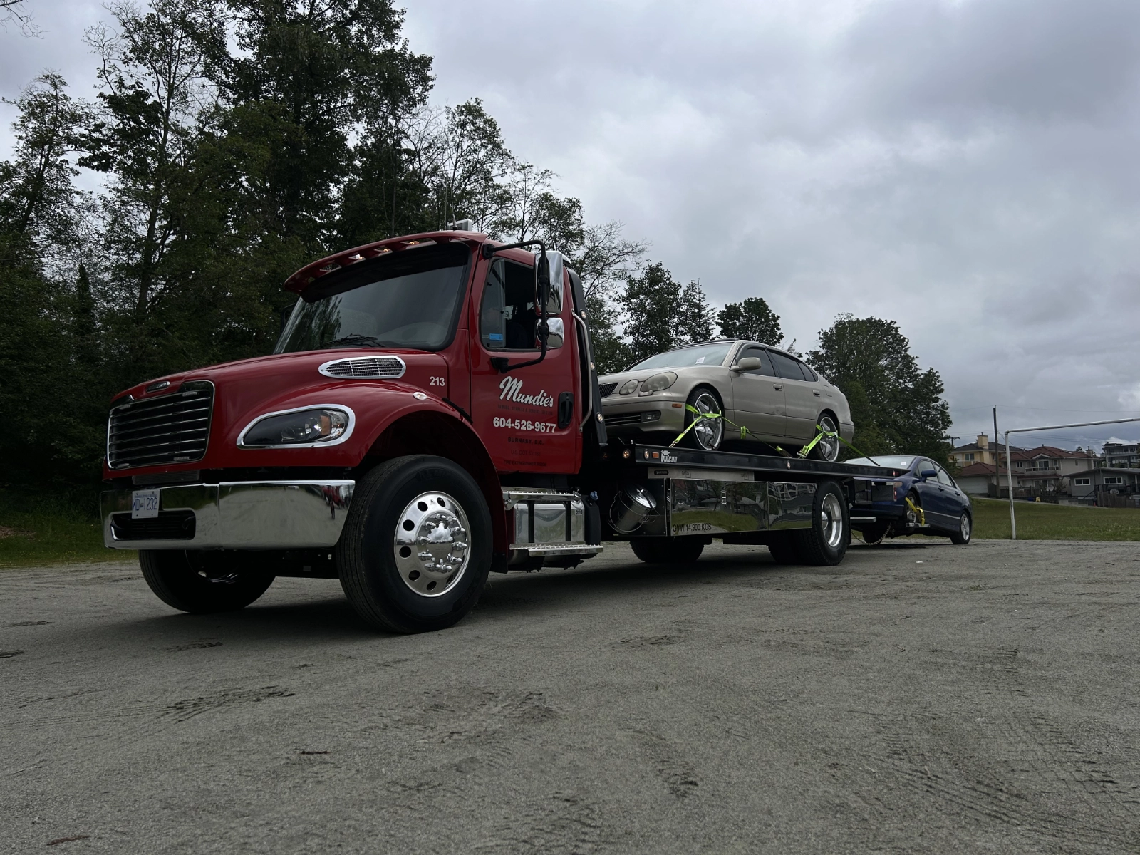 24/7 Availability for Flatbed Towing